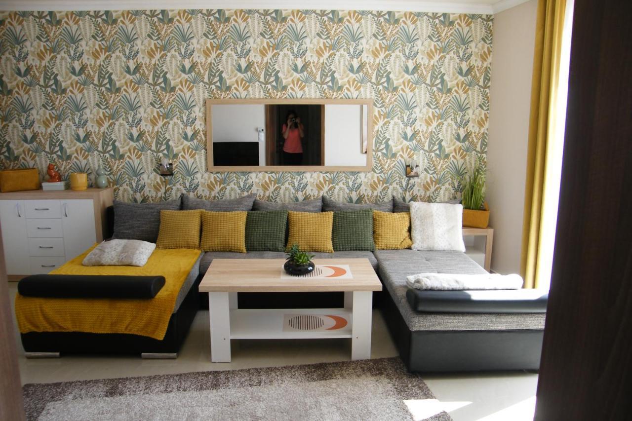 Unicum Apartman Hajduszoboszlo Luaran gambar
