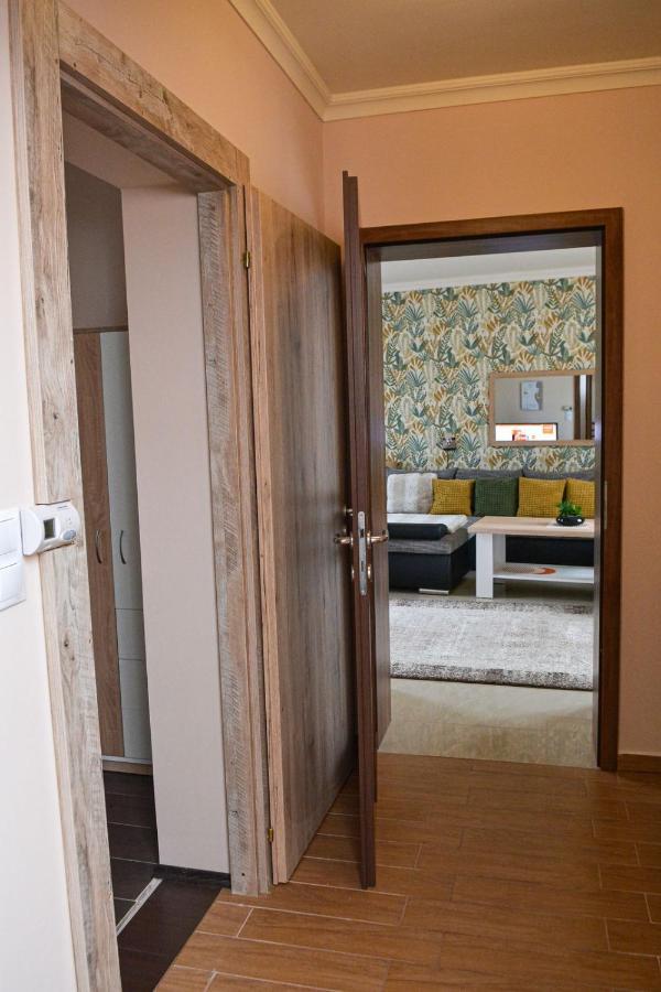 Unicum Apartman Hajduszoboszlo Luaran gambar