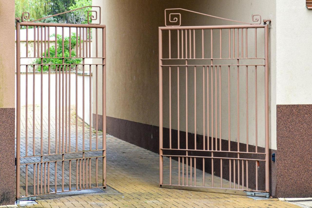 Unicum Apartman Hajduszoboszlo Luaran gambar