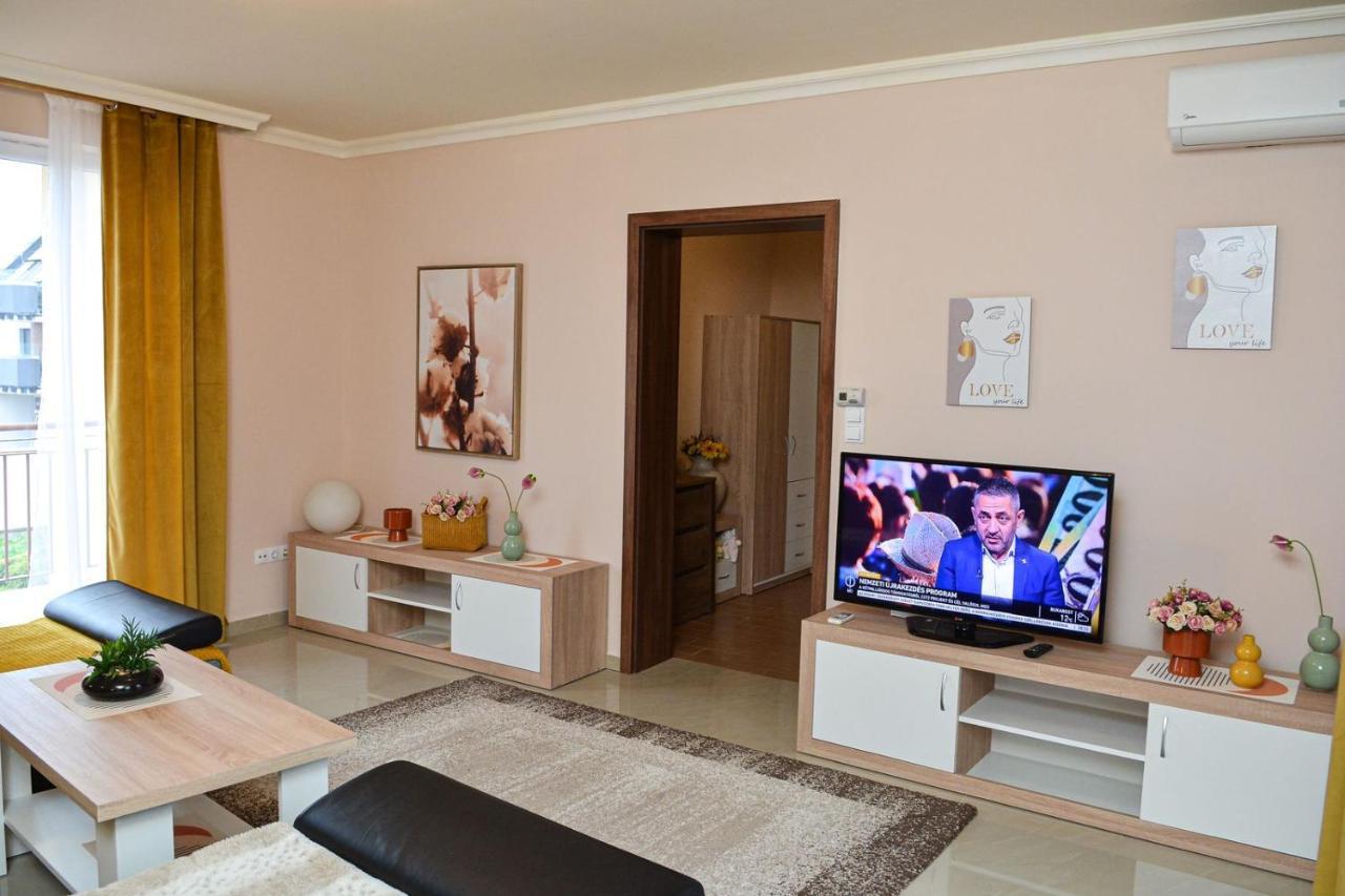Unicum Apartman Hajduszoboszlo Luaran gambar