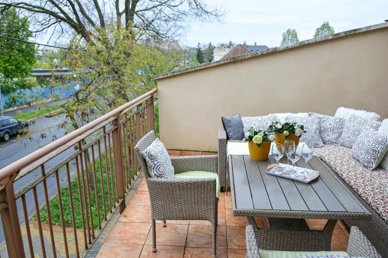 Unicum Apartman Hajduszoboszlo Luaran gambar